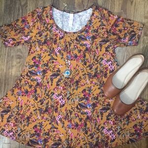 NWOT LuLaRoe Perfect Tee